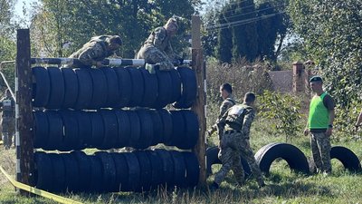 Прикордонники Львівщини взяли участь у змаганнях "Кордонрейс" Прикордонники Львівщини взяли участь у змаганнях "Кордонрейс"