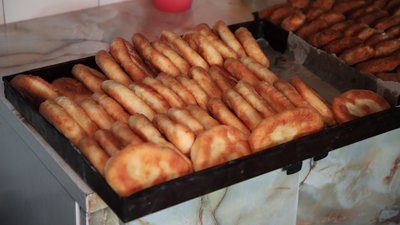 500 вареників, 300 пиріжків, дві каструлі картоплі щодня. В одному з сіл Дніпропетровщини готують обіди для бійців 500 вареників, 300 пиріжків, дві каструлі картоплі щодня. В одному з сіл Дніпропетровщини готують обіди для бійців