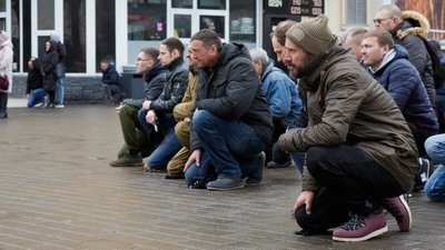 У Луцьку попрощалися з двома загиблими військовослужбовцями У Луцьку попрощалися з двома загиблими військовослужбовцями