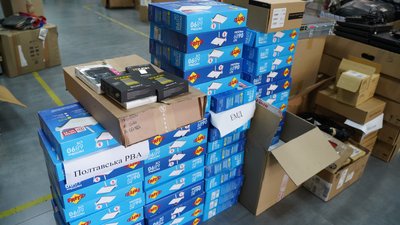 У Полтаві розподілили більше 100 одиниць техніки між медиками та військовими