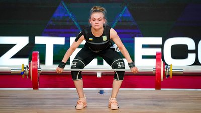 Україна здобула перші медалі на чемпіонаті світу з важкої атлетики серед юніорів. Їх принесла 18-річна Світлана Самуляк