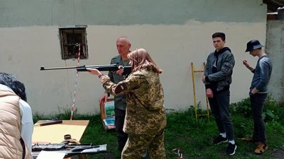 На Тернопільщині проводять військово-патріотичний вишкіл На Тернопільщині проводять військово-патріотичний вишкіл