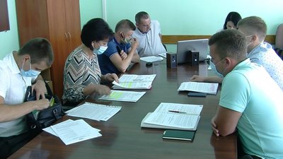 Землю під Центральним ринком Луцька поділять на 4 частини Землю під Центральним ринком Луцька поділять на 4 частини