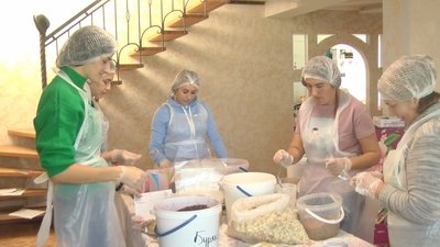 Сухі борщі та горохові супи. На Вінниччині готують набори для захисників