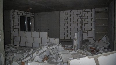 На Одещині внаслідок атак РФ пошкоджено багатоповерхівки, підприємство та будівлю банку На Одещині внаслідок атак РФ пошкоджено багатоповерхівки, підприємство та будівлю банку