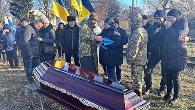У Шевченківській громаді Харківщини простилися з полеглим під Авдіївкою У Шевченківській громаді Харківщини простилися з полеглим під Авдіївкою