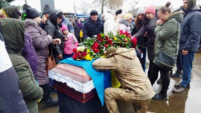 Потрапив під артобстріл: на Донеччині загинув військовослужбовець з Черкащини Потрапив під артобстріл: на Донеччині загинув військовослужбовець з Черкащини