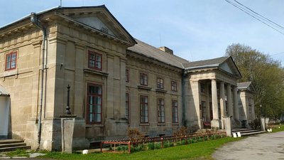 У будівлі маєтку графів Орловських у Маліївцях замість дитячого санаторію буде історико-культурний музей У будівлі маєтку графів Орловських у Маліївцях замість дитячого санаторію буде історико-культурний музей