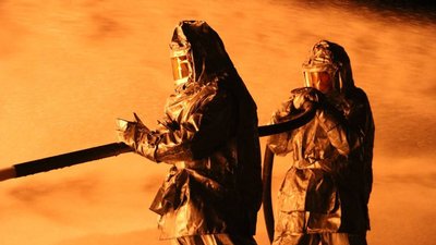 Наслідки ракетних ударів на Дніпропетровщині: рятувальники гасили вогонь більше 8 годин