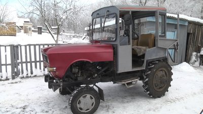 Продав коня і зробив трактор: житель села Велике Устя вдома збирає техніку для господарства Продав коня і зробив трактор: житель села Велике Устя вдома збирає техніку для господарства