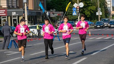 На фото учасники воєнізованого забігу, 1 жовтня 2023, Хмельницький На фото учасники воєнізованого забігу, 1 жовтня 2023, Хмельницький