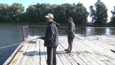 Паром у селі Деснянське.