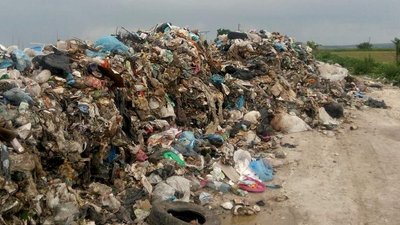 Львів’яни вивезли сміття з Рівненщини та чекають розслідування