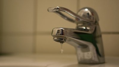 У Мукачеві перебої з водопостачанням, в одному з районів підвозять воду