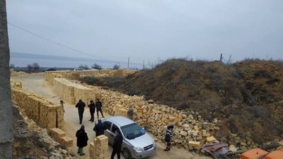 На Одещині підприємцю закидають незаконний видобуток вапняку. Справу передали до суду