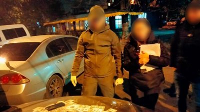 Затримання чоловіка в Одесі, якого підозрюють у організації незаконої переправи за кордон Затримання чоловіка в Одесі, якого підозрюють у організації незаконої переправи за кордон