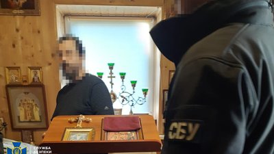 Агітував проти України: на Вінниччині затримали настоятеля одного з храмів Агітував проти України: на Вінниччині затримали настоятеля одного з храмів