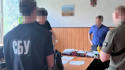 На Полтавщині СБУ та ДБР викрили начальника відділу Укртрансбезпеки На Полтавщині СБУ та ДБР викрили начальника відділу Укртрансбезпеки