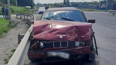 У Луцьку внаслідок аварії двоє дорослих та підліток потрапили до лікарні У Луцьку внаслідок аварії двоє дорослих та підліток потрапили до лікарні