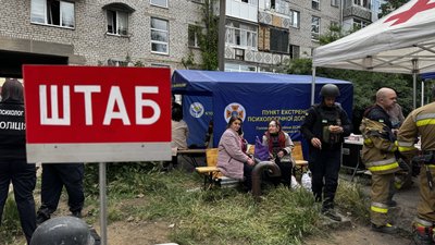 Фоторепортаж: наслідки дронової атаки по Миколаєву Фоторепортаж: наслідки дронової атаки по Миколаєву