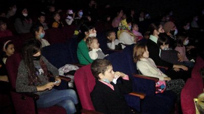 Малеча з багатодітних родин безкоштовно відвідує вінницький театр ляльок