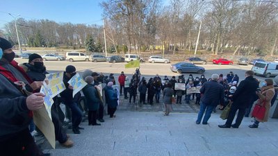 У Полтаві протестують проти забудови Прирічкового парку У Полтаві протестують проти забудови Прирічкового парку