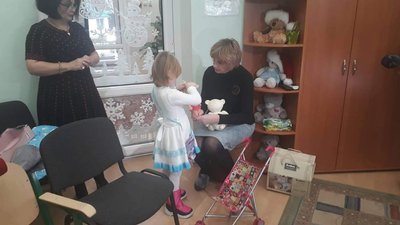 Дівчинку чотирьох років знайшли на звалищі в Одесі Дівчинку чотирьох років знайшли на звалищі в Одесі