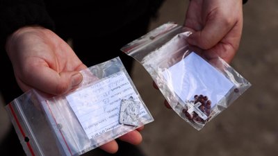 Особисті речі, які виявили під час ексгумації на старому Голосківському кладовищі