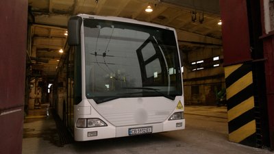 Черніговом їздитимуть шість автобусів-“гармошок” Черніговом їздитимуть шість автобусів-“гармошок”