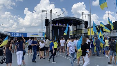 Під Гімн України та оплески: як у "Борисполі" зустрічають збірну України