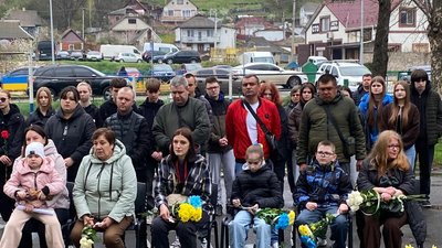 На Вінниччині відкрили меморіальну дошку Руслану Музиці На Вінниччині відкрили меморіальну дошку Руслану Музиці