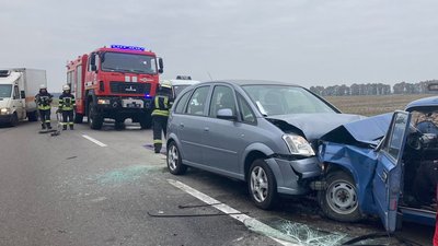 Затисло в авто: рятувальники деблокували травмованих у ДТП на Черкащині