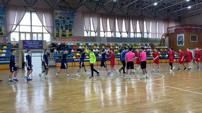 Сумські команди зіграли чергові матчі чемпіонату України з гандболу: деталі