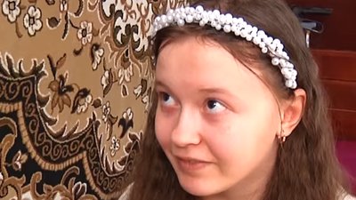 Волонтери подарували швейну машинку дівчинці з інвалідністю. СУСПІЛЬНЕ | ВІДЕОНОВИНИ