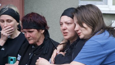 "Ми мріяли повернутись додому": на Одещині попрощалися із загиблим військовим медиком "Ми мріяли повернутись додому": на Одещині попрощалися із загиблим військовим медиком