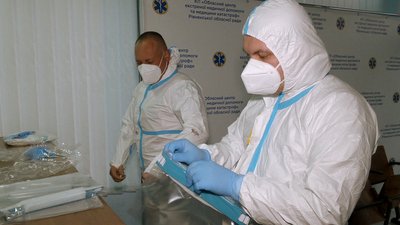 На Рівненщині за добу підтвердили майже півтори тисячі COVID-випадків. Померли восьмеро людей