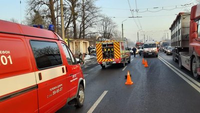 Двоє загиблих і один травмований. Поблизу Франківська зіткнулося шість автомобілів Двоє загиблих і один травмований. Поблизу Франківська зіткнулося шість автомобілів
