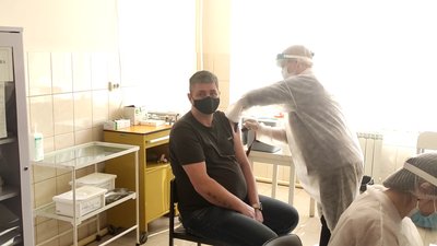 Учасників АТО та ООС вакцинували в Ужгороді Учасників АТО та ООС вакцинували в Ужгороді