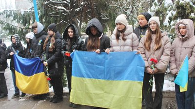 В Умані відкрили меморіальну дошку захиснику В Умані відкрили меморіальну дошку захиснику