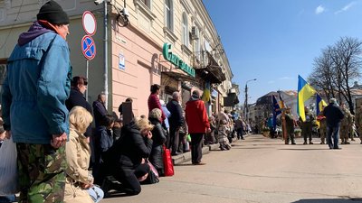 У Коломиї на Франківщині попрощалися з загиблими бійцями Олександром Ганущаком та Андрієм Чемерисом У Коломиї на Франківщині попрощалися з загиблими бійцями Олександром Ганущаком та Андрієм Чемерисом