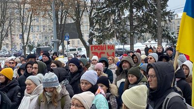 Міський голова Черкас пояснив, чому не виходив до людей на акції під міськрадою Міський голова Черкас пояснив, чому не виходив до людей на акції під міськрадою