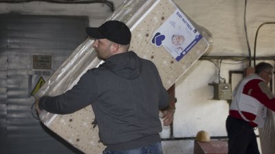 До Харкова вперше за місяць доставили гуманітарну допомогу від "Червоного Хреста" До Харкова вперше за місяць доставили гуманітарну допомогу від "Червоного Хреста"
