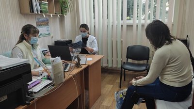 Черги у лікарнях: збільшилась кількість волинян, які звертаються зі скаргами на грип та ГРВІ Черги у лікарнях: збільшилась кількість волинян, які звертаються зі скаргами на грип та ГРВІ