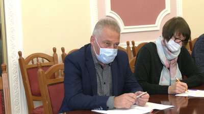 Червона зона у Чернігові: як працюватимуть ринки, ТРЦ та магазини після посилення карантину? Червона зона у Чернігові: як працюватимуть ринки, ТРЦ та магазини після посилення карантину?