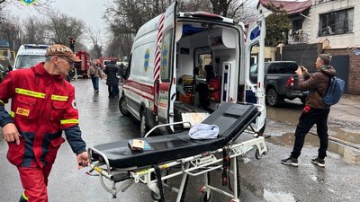 Медик та рятувальник — серед загиблих: Росія атакувала Одесу ракетами. СУСПІЛЬНЕ | ВІДЕОНОВИНИ