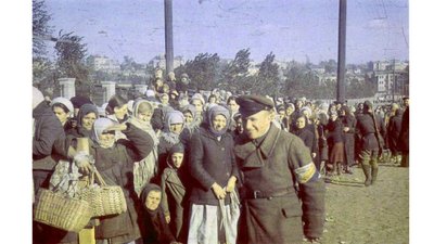 На Майдані відкрили стенди про трагедію у Бабиному Яру