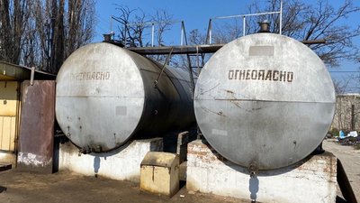 На Одещині 17 людей обвинувачують у розкраданні пального Укрзалізниці На Одещині 17 людей обвинувачують у розкраданні пального Укрзалізниці