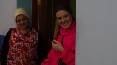 29-річна радіоведуча Юля Карпова з Житомира допомагає літнім людям на деокупованих територіях 29-річна радіоведуча Юля Карпова з Житомира допомагає літнім людям на деокупованих територіях