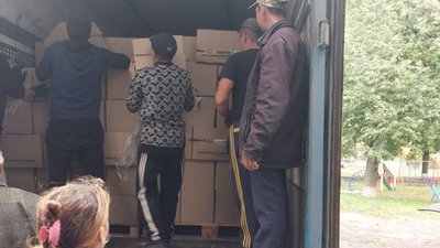 До деокупованого села Піски-Радьківські на Харківщині доставили гуманітарну допомогу До деокупованого села Піски-Радьківські на Харківщині доставили гуманітарну допомогу