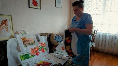"Чим можу, тим і допоможу": як майстриня з Харківщини допомагає ЗСУ